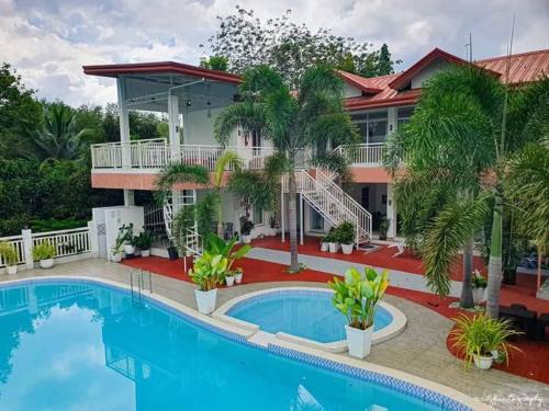 Kidapawan Bed & Breakfast | Carms Villa Resort