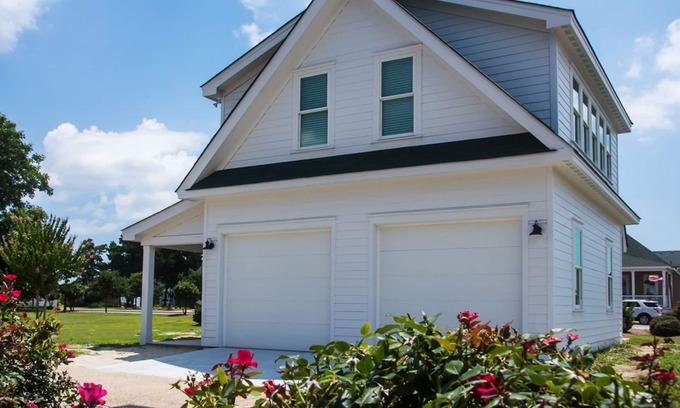 Historic Downtown Manteo Apartment | Caroline Cottage located Historic Waterfront District.