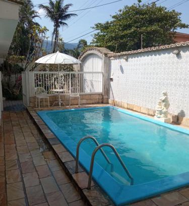 Florida House | Casa 30 metros da praia com wifi e garagem 6 carros