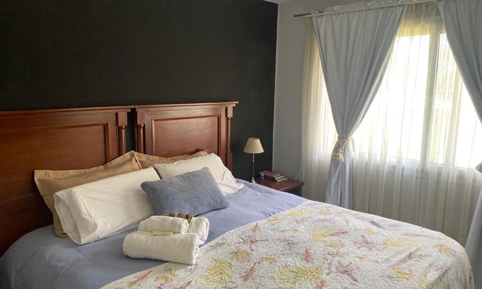 Villa Allende House | CASA 6 A Malibú 3km del Aeropuerto Podes dejar tu auto