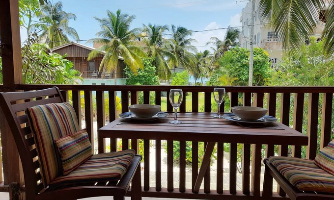 Caye Caulker Apartment | Casa Amancer - Amanda's Place - Pool and Sea Views