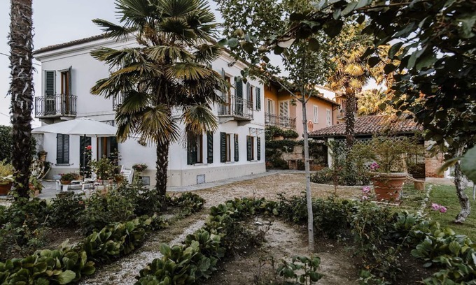 Govone House | Casa Angiolina 1800 farmhouse in Govone hills of Roero & Langhe, wine food relaxation