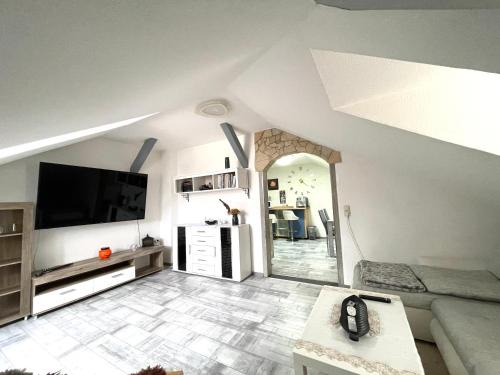 Saalfeld-Saale Apartment | Casa Antic Große Moderne 45qm wohnung im Zentrum Am Bahnhof Kostenloses WLAN