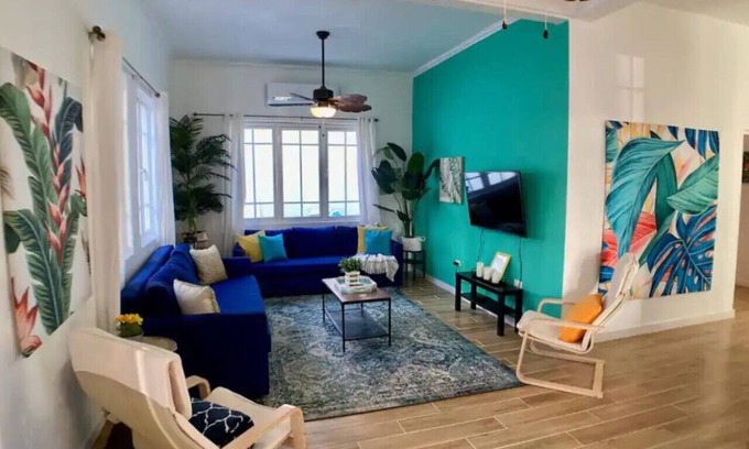 Santurce Apartment | Casa Blanca - Spacious 3 bedroom apartment