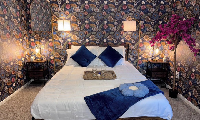 Pleasant Valley Apartment | Casa Bluebonnet - Apt in Austin with Gym, EV, pool, 8 mins to Downtown/Airport