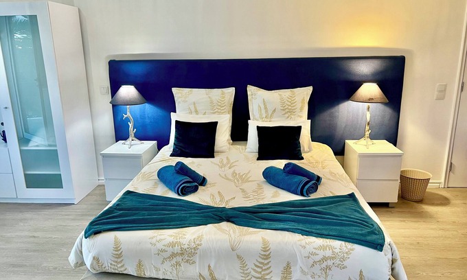 Caloura Condo | Casa Caloura Ocean Deluxe Accommodation & SPA