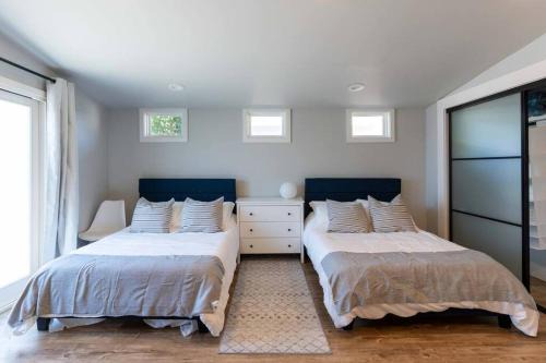 East Palo Alto House | Casa Camellia