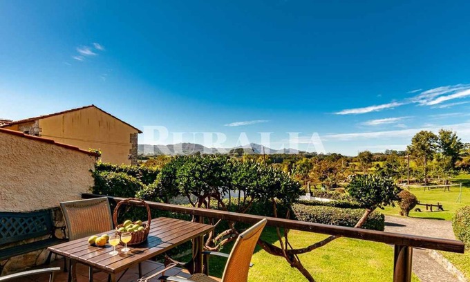 Ribadesella House | Casa Carmen 8- Located in Meluerda, 2 km from Ribadesella.