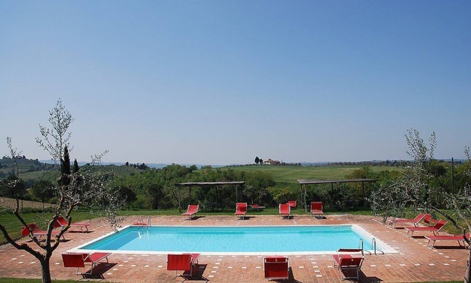 Castelfiorentino House | Casa Cassiodoro L: A graceful apartment surrounded by the greenery, with Free WI-FI.