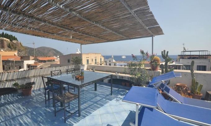 Lipari Historic Centre Apartment | CASA CECILIA