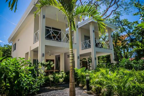 Playa Langosta Apartment | Casa Coco de Mer 2