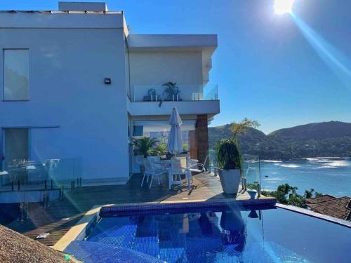 Portogalo House | Casa com vista espetacular e piscina em Angra