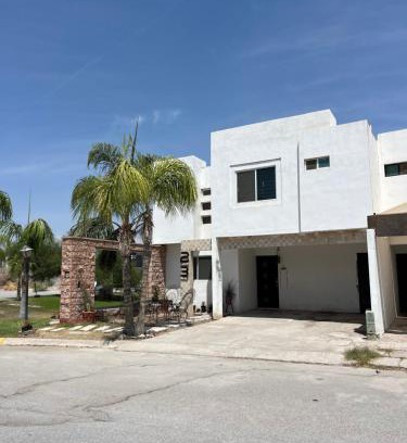 Torreon House | Casa completa y equipada 4 habitaciones 6 camas asador y juguetes para niños A 10 minutos de parques industriales, clínicas 71 y 16 del IMSS y del ISSSTE