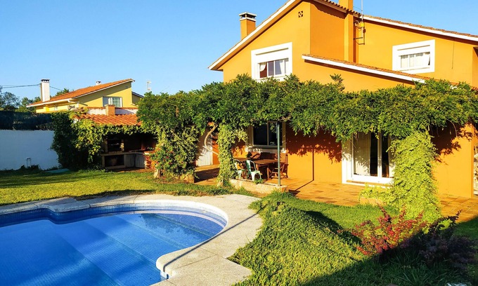 Tomino House | Casa da Glicia, a house with a private pool
