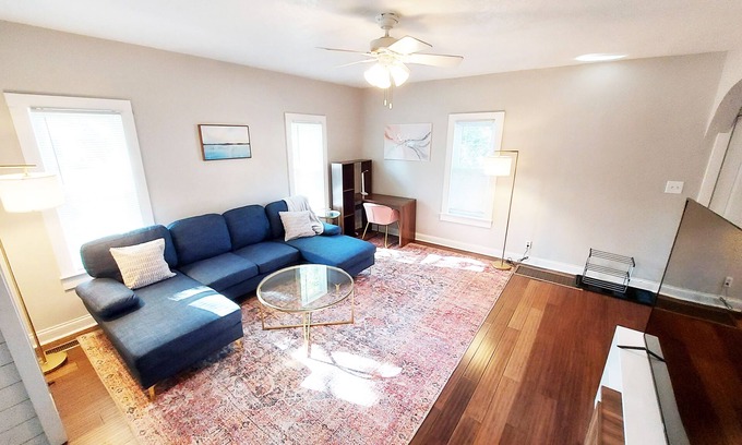 Columbia City Apartment | Casa de Columbia. 2BR/1Ba