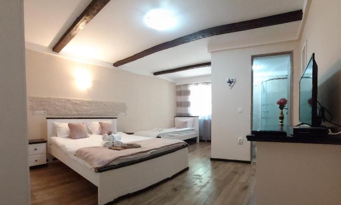 Moldovenesti Villa | Casa de oaspeti Abby cu piscina si jacuzzi