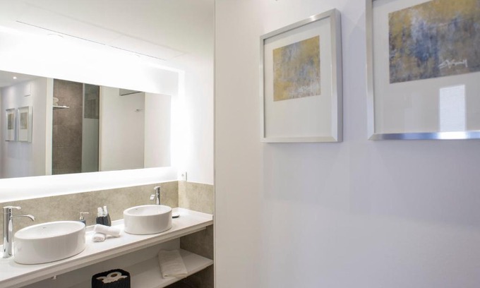 Caldes de Montbui House | Casa De Poble Termes Romanes