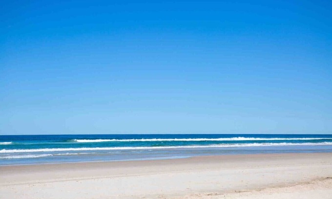 Pottsville House | Casa Del Mar 6 - Walk to Pottsville Beach