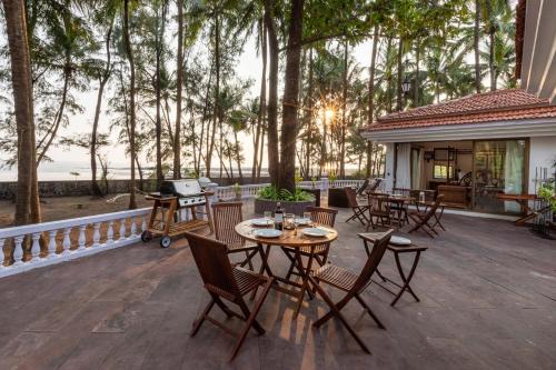 Nandgaon Villa | Casa Del Mer by StayVista - Nearby beach with, sea-view rooms & coconut farm