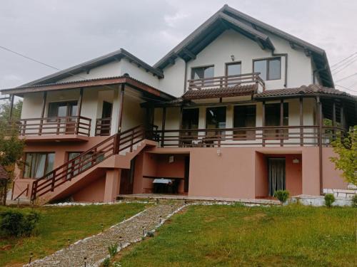 Isverna House | Casa din Deal Isverna Mehedinți