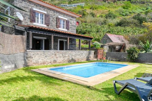 Arco da Calheta House | Casa do Pombal, a Home in Madeira