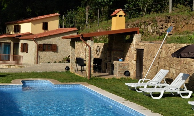 Sever do Vouga Cottage | Casa do Ribeiro/Quinta da Costeira AL 80 388 Complete rental with pool.