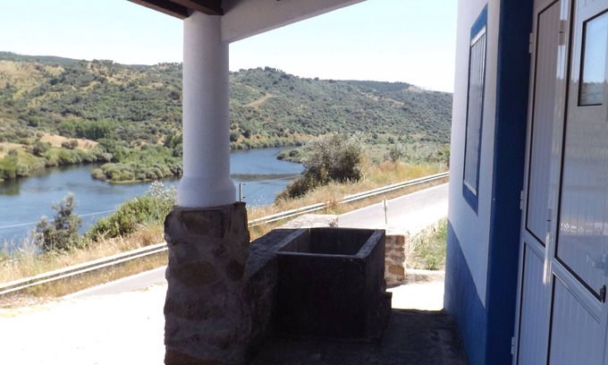 Envendos Cottage | Casa do Rio on the banks of the Tagus River