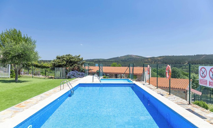 Marcelle Apartment | Casa 'Do Sil' with Shared Pool, Shared Terrace, and Wi-Fi