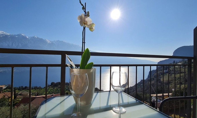 Arias Apartment | Casa Elka Balcony 8 Lake view