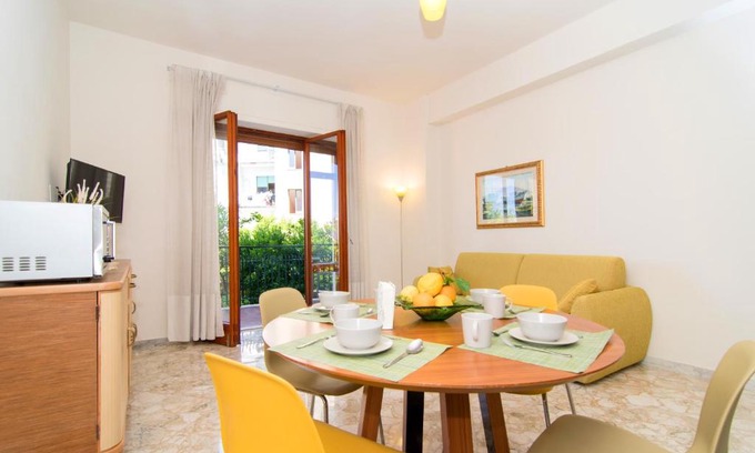 Sorrento City Centre Apartment | Casa Enza, for up to 5 people, Sorrento center