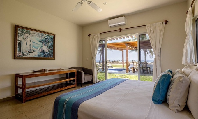 Barra de Colotepec Villa | Casa Escondida: Private Oceanfront Villa W/Chef