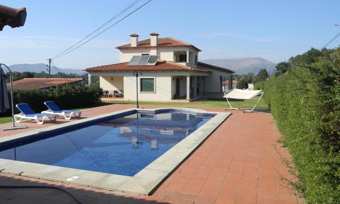 Cardielos House | Casa Estrada da Guia