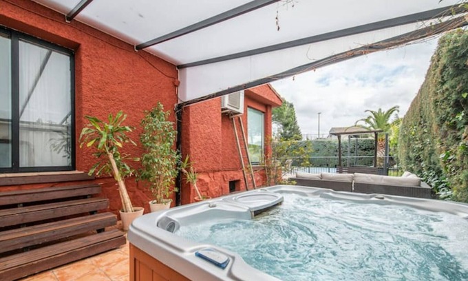 Las Rozas de Madrid House | Casa Familiar con Piscina, Jacuzzi y Bbq! Ideal Grupos!