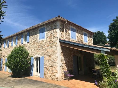 Saint-Andre-de-Roquepertuis House | Casa con piscina e giardino