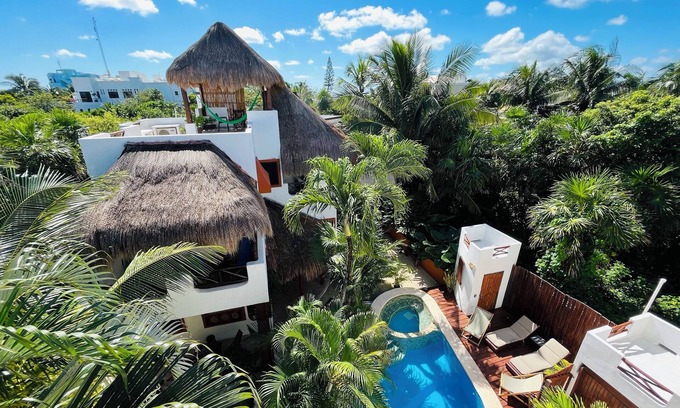 Akumal Villa | Casa Galeria - Jacuzzi, pool, and bikes, perfect for a vacation!