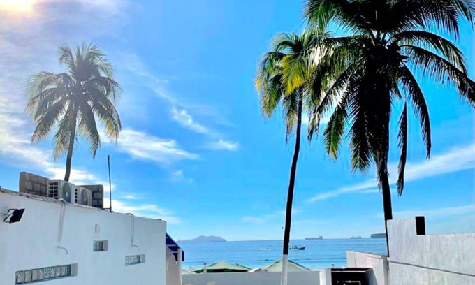 Manzanillo House | CASA GALLARDO