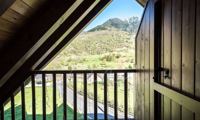 Bossost House | Casa Garona by SeaMount Rentals