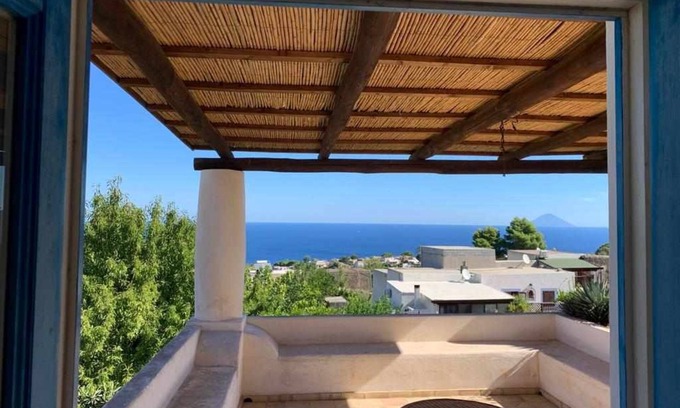 Malfa Apartment | Casa Il Mandarino, garden and sea-view terrace