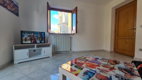 Cinquefrondi Apartment | Casa in Piazza