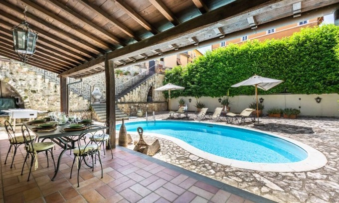 Castelnuovo di Farfa House | Casa Indipendente piu un Appartamento Piano Terra con Piscina