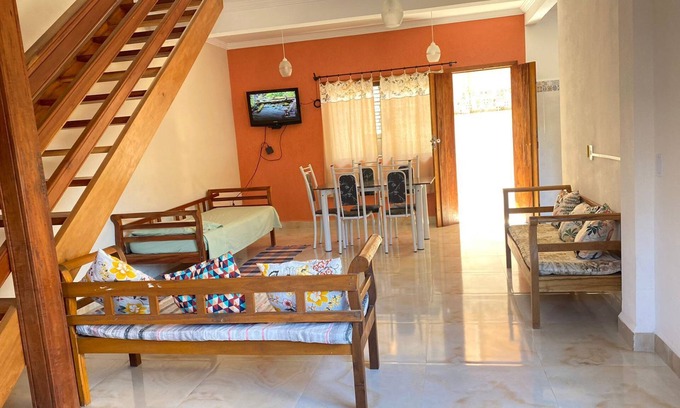 Mambucaba House | Casa Jabaquara Amar o Mar a 150 Metros da Praia. São 3 Suítes e Sala Ampla
