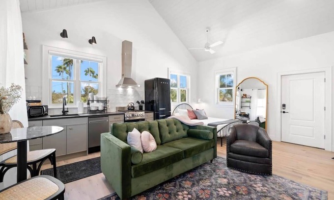 Historic Ybor Apartment | Casa Julieta | Luxury "Ybor-Themed" Studio