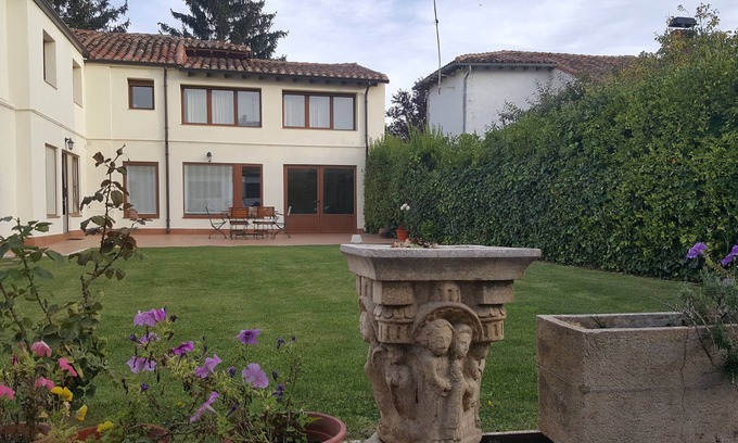 Burgos House | Casa La Manzanera