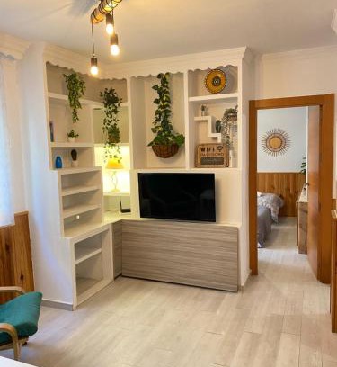 Bailen-Miraflores Apartment | Casa Make