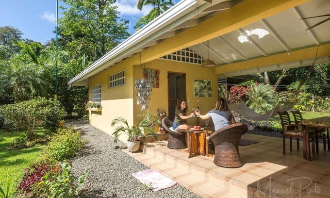Chiguata House | Casa Mariposa 2 BR in Playa Chiquita