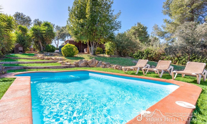 Olivella Ski Chalet | Casa Mokki with Private pool, hot tub and views across the garraf park