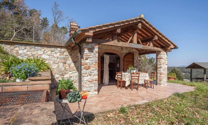 Sassetta Villa | Casa nel Bosco - independent villa with large fully fenced garden
