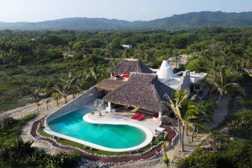 Barra de Colotepec Villa | Casa Olivacea - Beachfront Villa