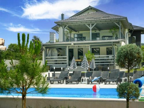 Calimanesti House | Casa Patry