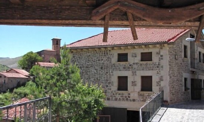 Montenegro de Cameros Cottage | Casa Rural La Costanilla for 4 people